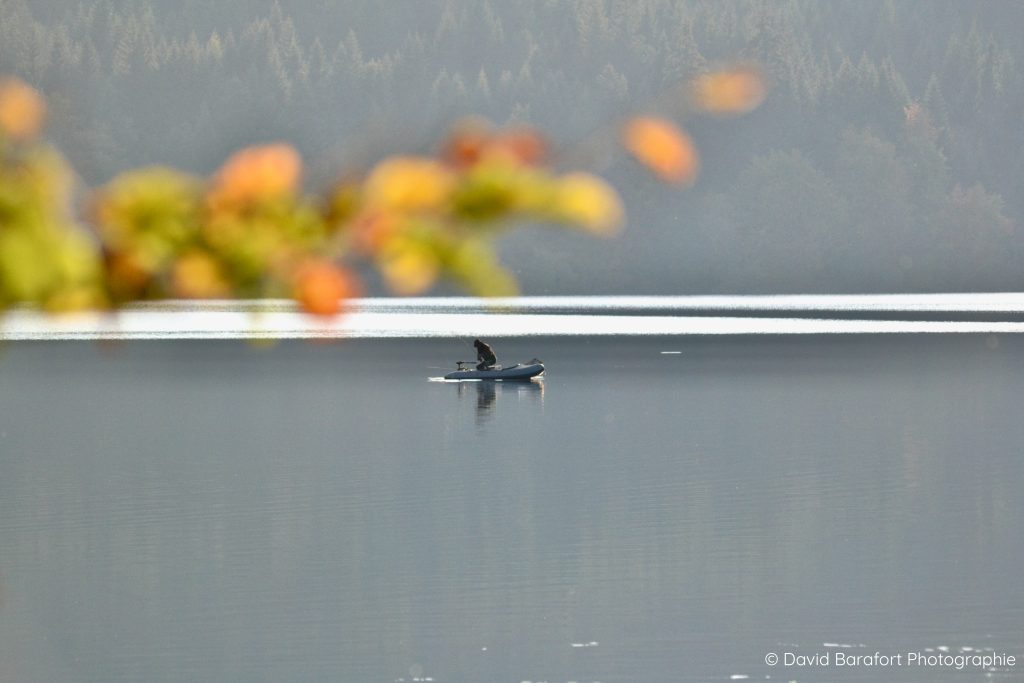 Pêcheur Lac du Bouchet Automne